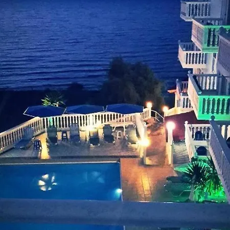 Clear Horizon أمودي